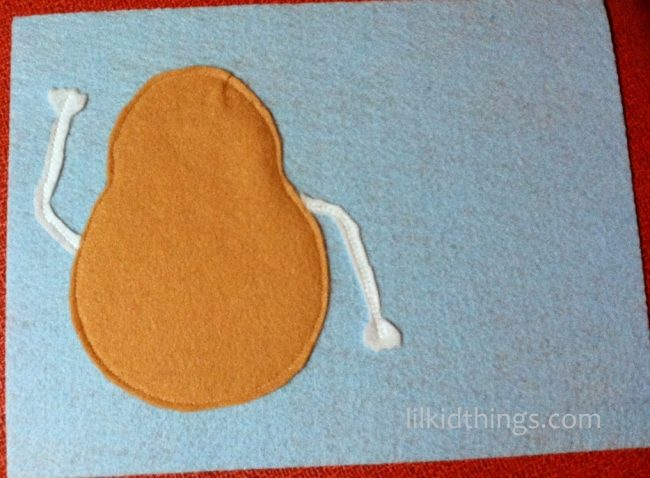 This little felt Mr. Potato Head play mat craft is a great quiet book project for travel or whenever you need to keep little hands (quietly) occupied. We took it on a road trip to Disney World and my son loved it!