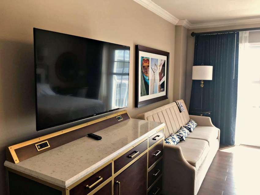 Disney Yacht Club New Room 2018 Couch and TV
