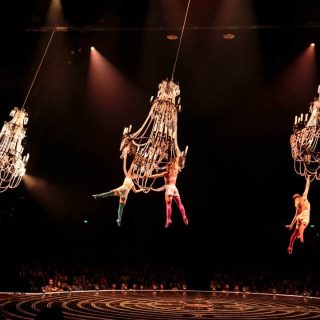 Chandelier_Lucas Saporiti Costumes Dominique Lemieux 2015 Cirque du Soleil Photo 2