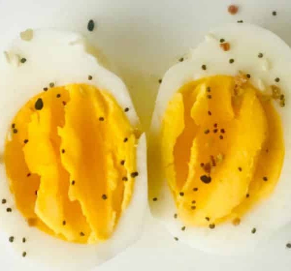 hard-boiled-eggs-featured
