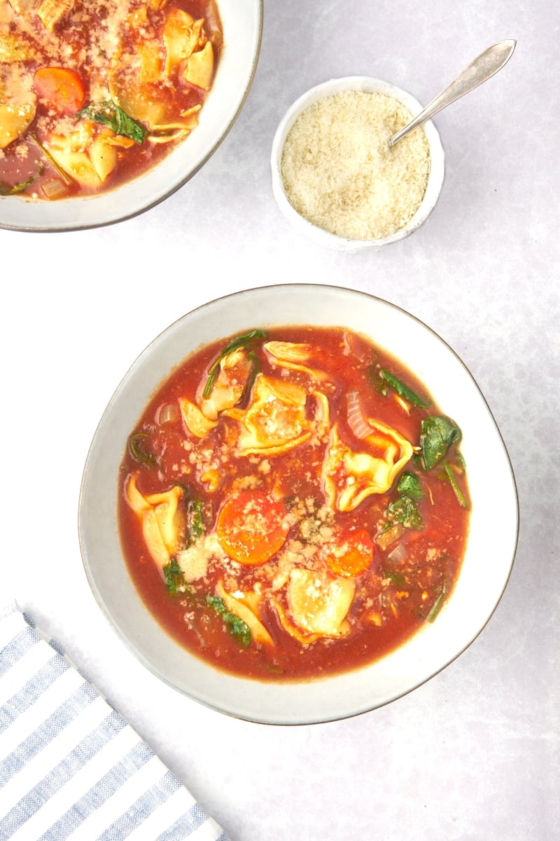 slow cooker tomato tortellini soup