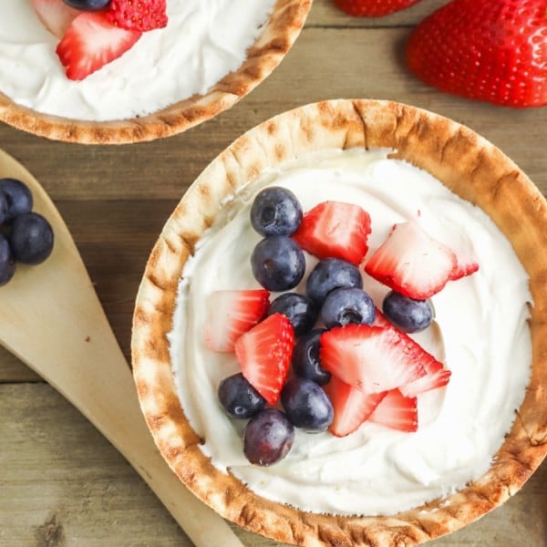 no bake cheesecake cups with fruit