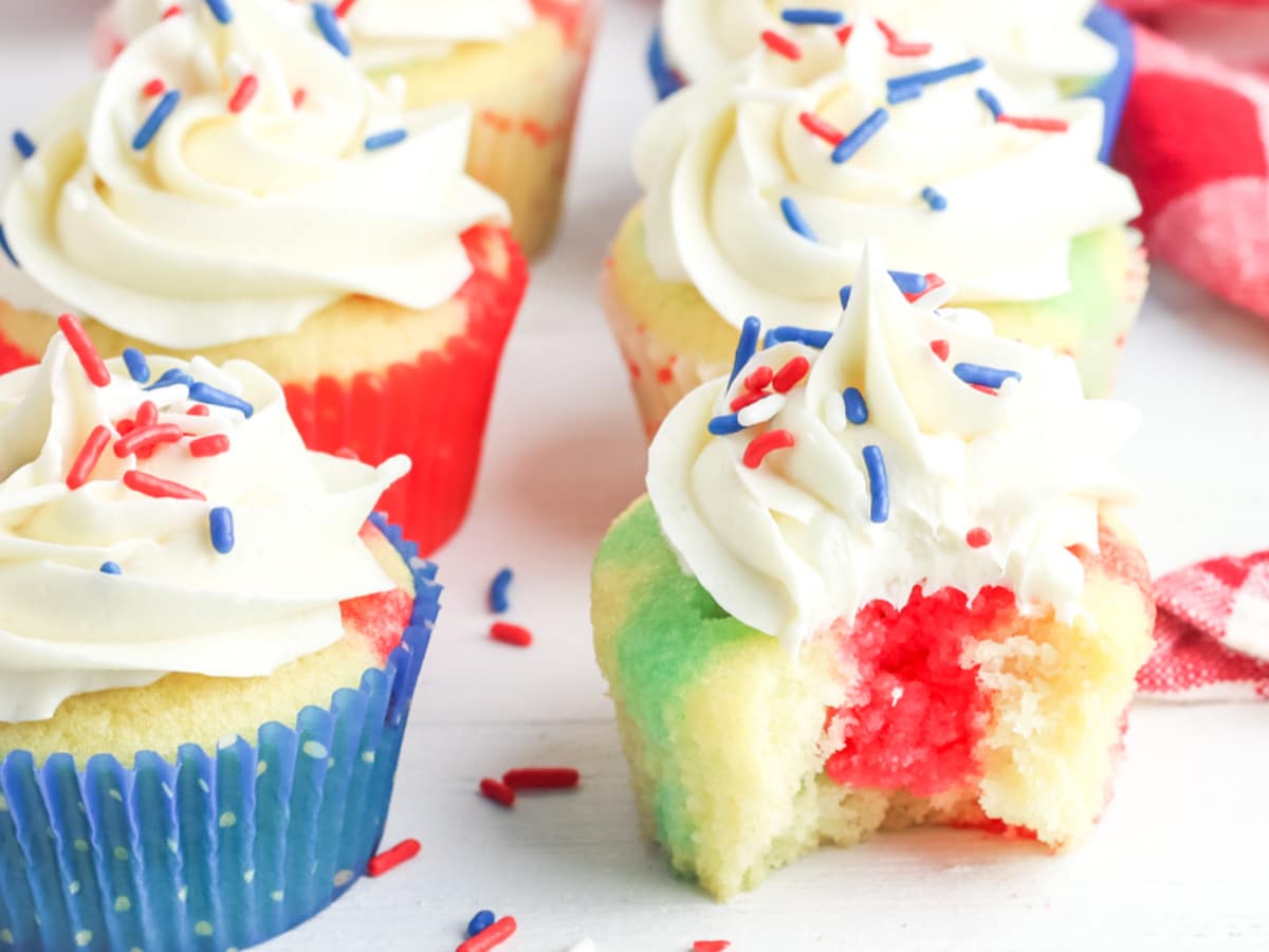 The Cutest Red, White and Blue Cupcakes with a Twist!