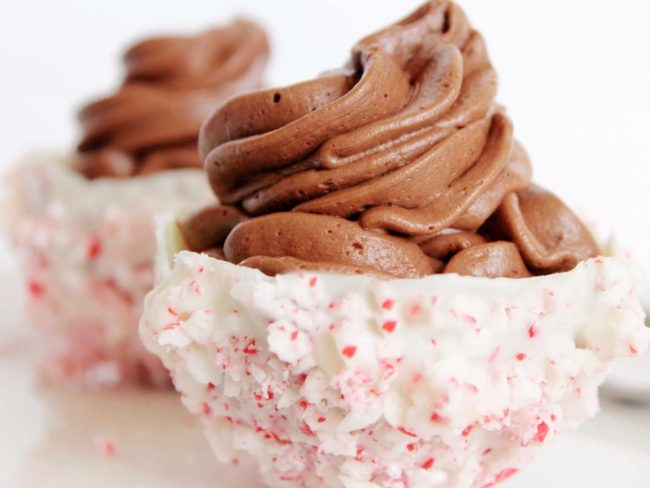 peppermint cups with chocolate mousse