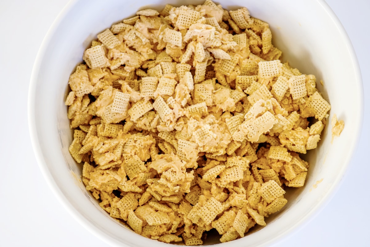 mix peanut butter with cereal