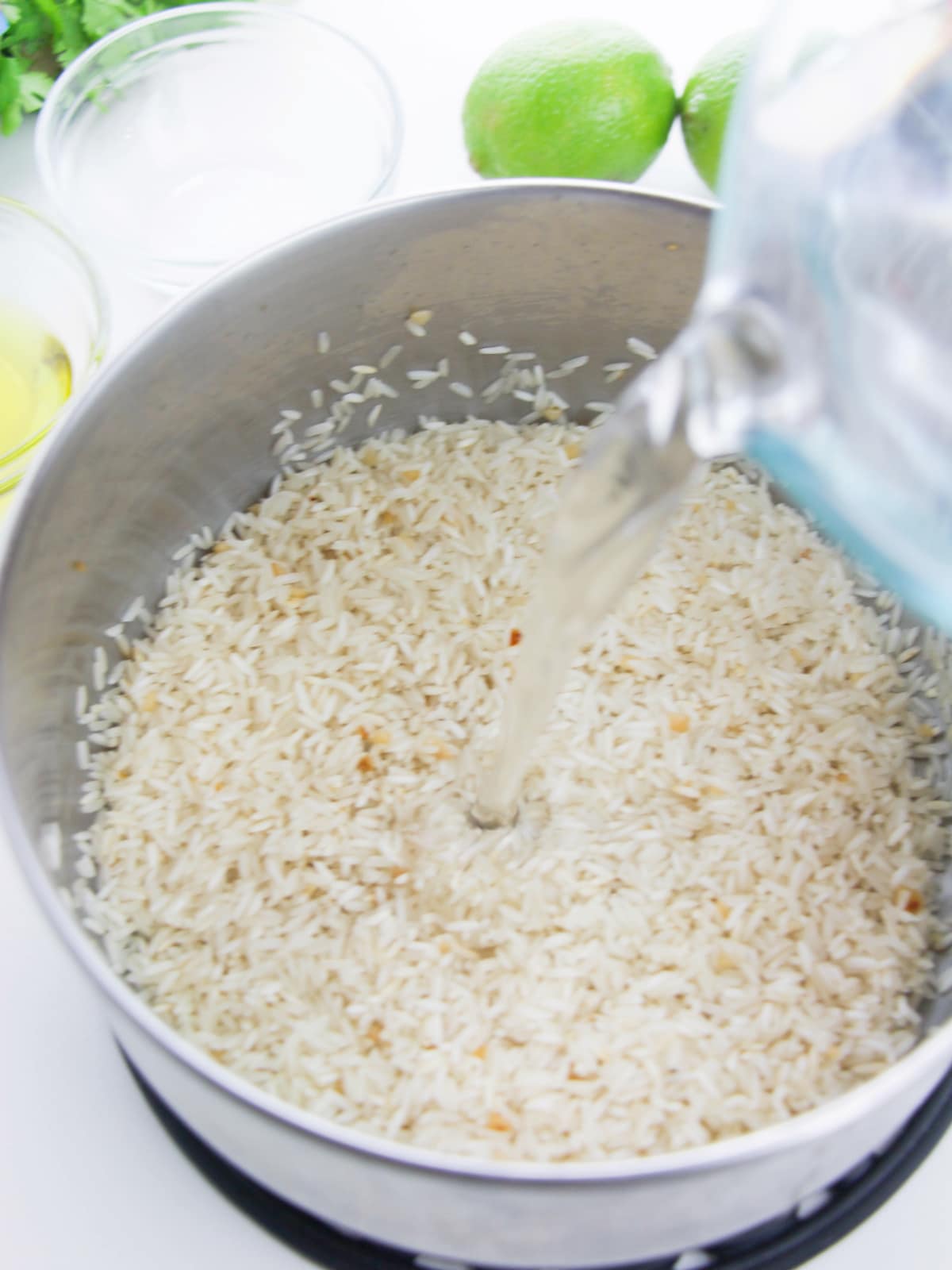add water to garlic rice