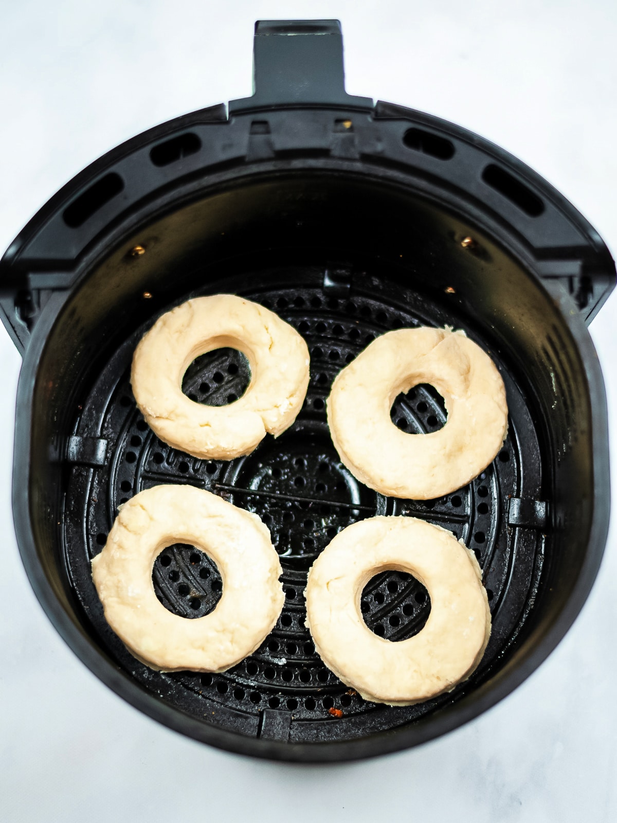 place donuts in air fryer basket