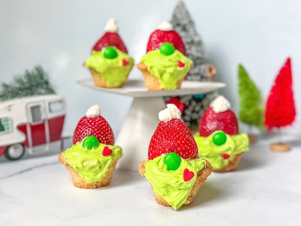 Grinch Gnome Cookie Cups