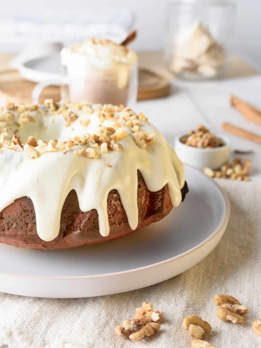 Pumpkin Bundt Cake With Cream Cheese Glaze