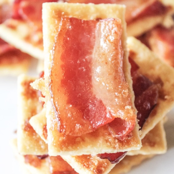 baked bacon crackers