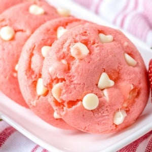 Strawberry cheesecake cookies with white chocolate chips