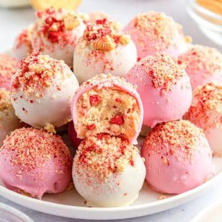 strawberry crunch cookie balls recipe